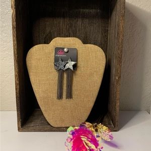 Superstar Solo - White Earrings